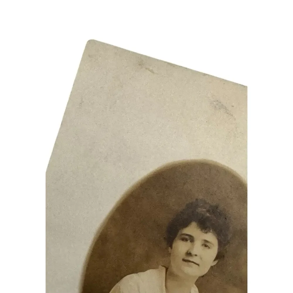 VTG Post Card Photograph Of Woman Correspondence Violet Lloyd‎ Thelma READ